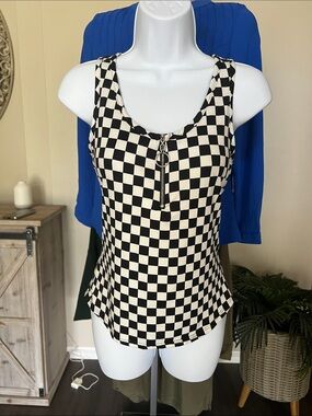 Checkerboard Zip-Front Tank Top - Black & White